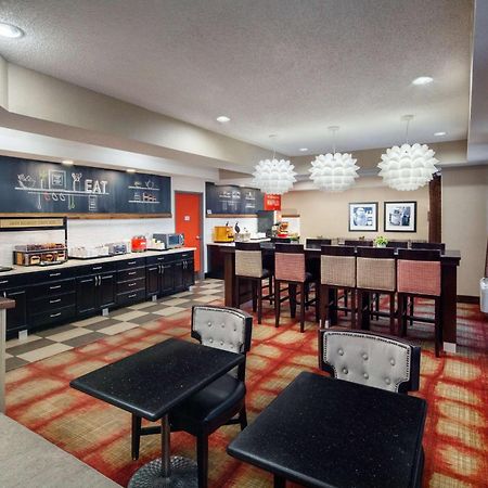 Hampton Inn Dayton Fairborn Wright Patterson Afb Exterior photo