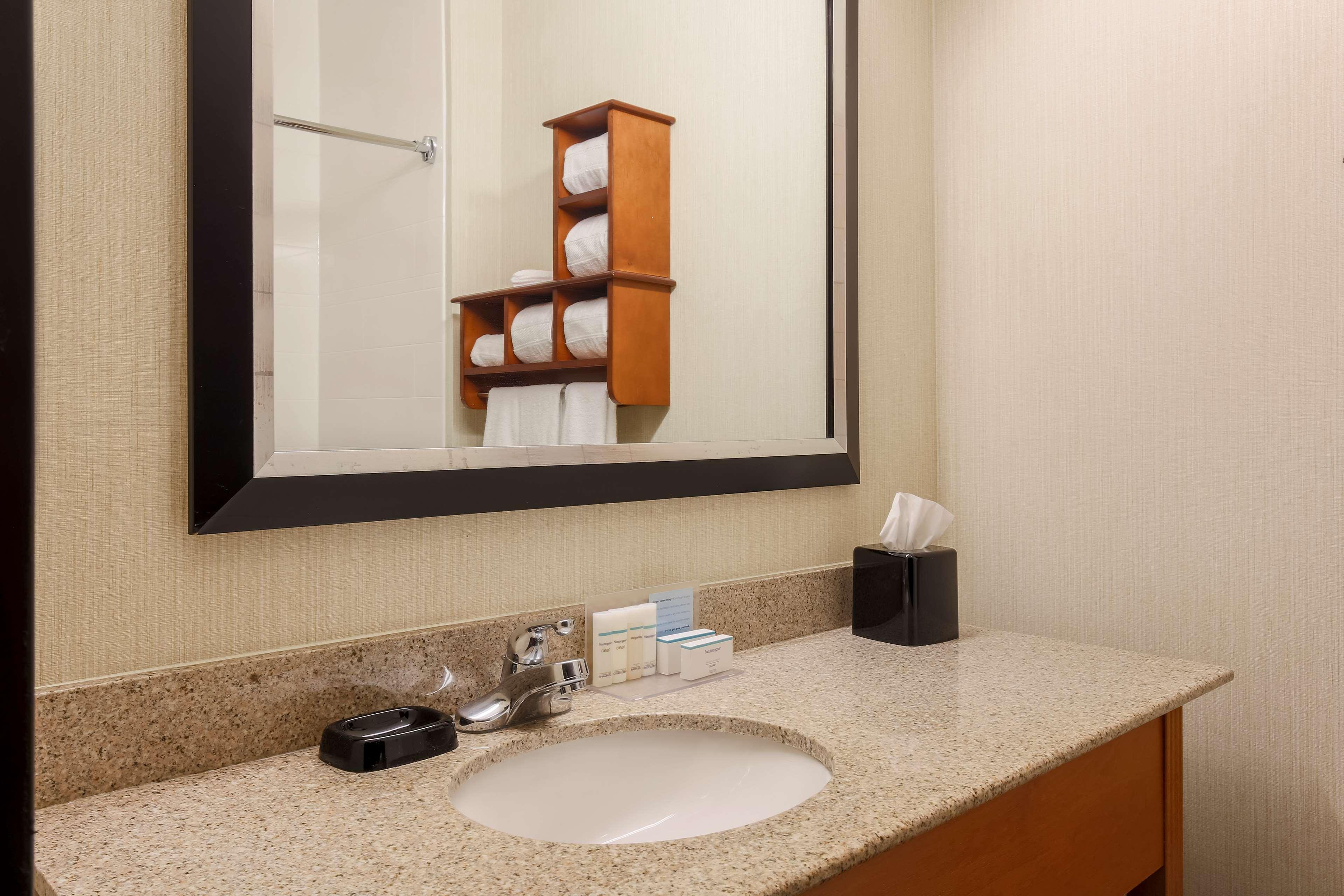 Hampton Inn Dayton Fairborn Wright Patterson Afb Exterior photo