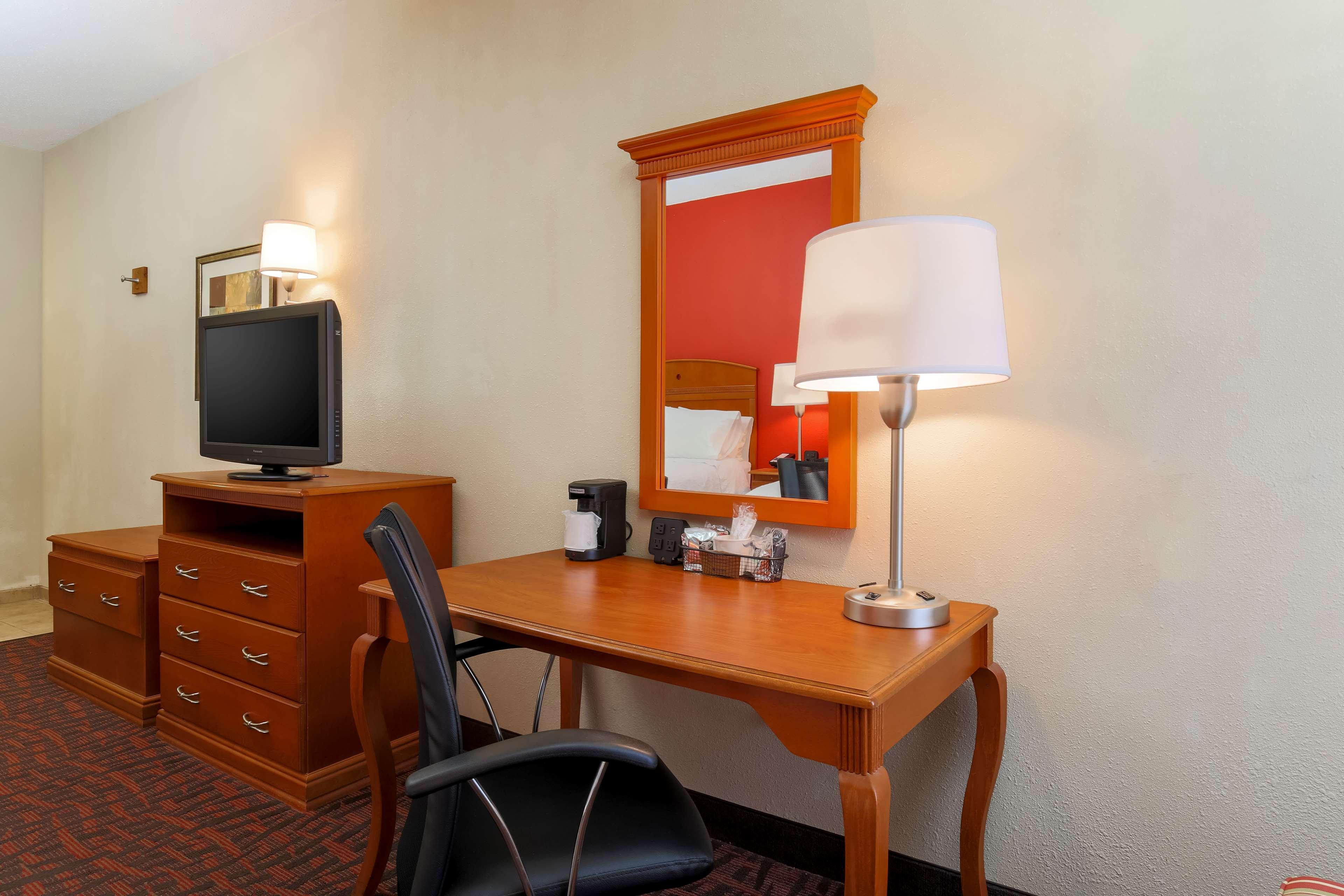 Hampton Inn Dayton Fairborn Wright Patterson Afb Exterior photo