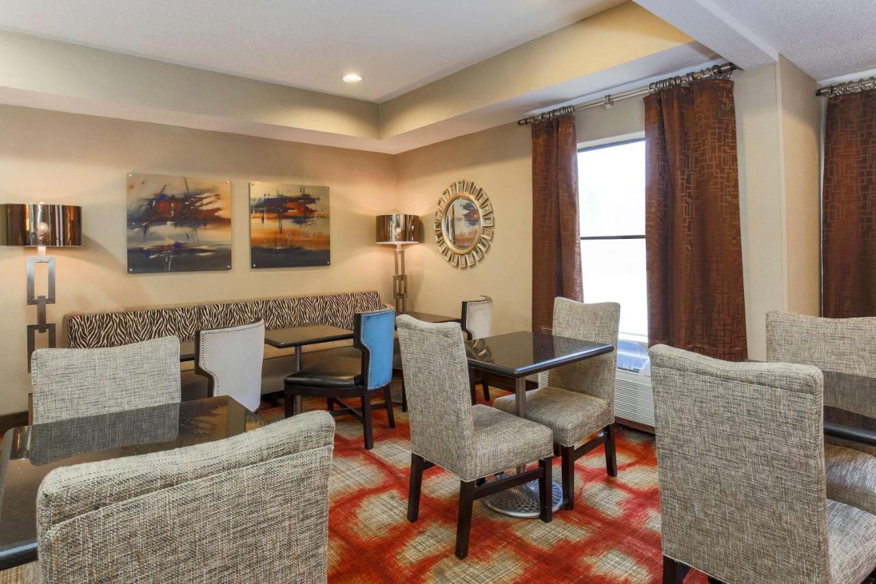 Hampton Inn Dayton Fairborn Wright Patterson Afb Exterior photo