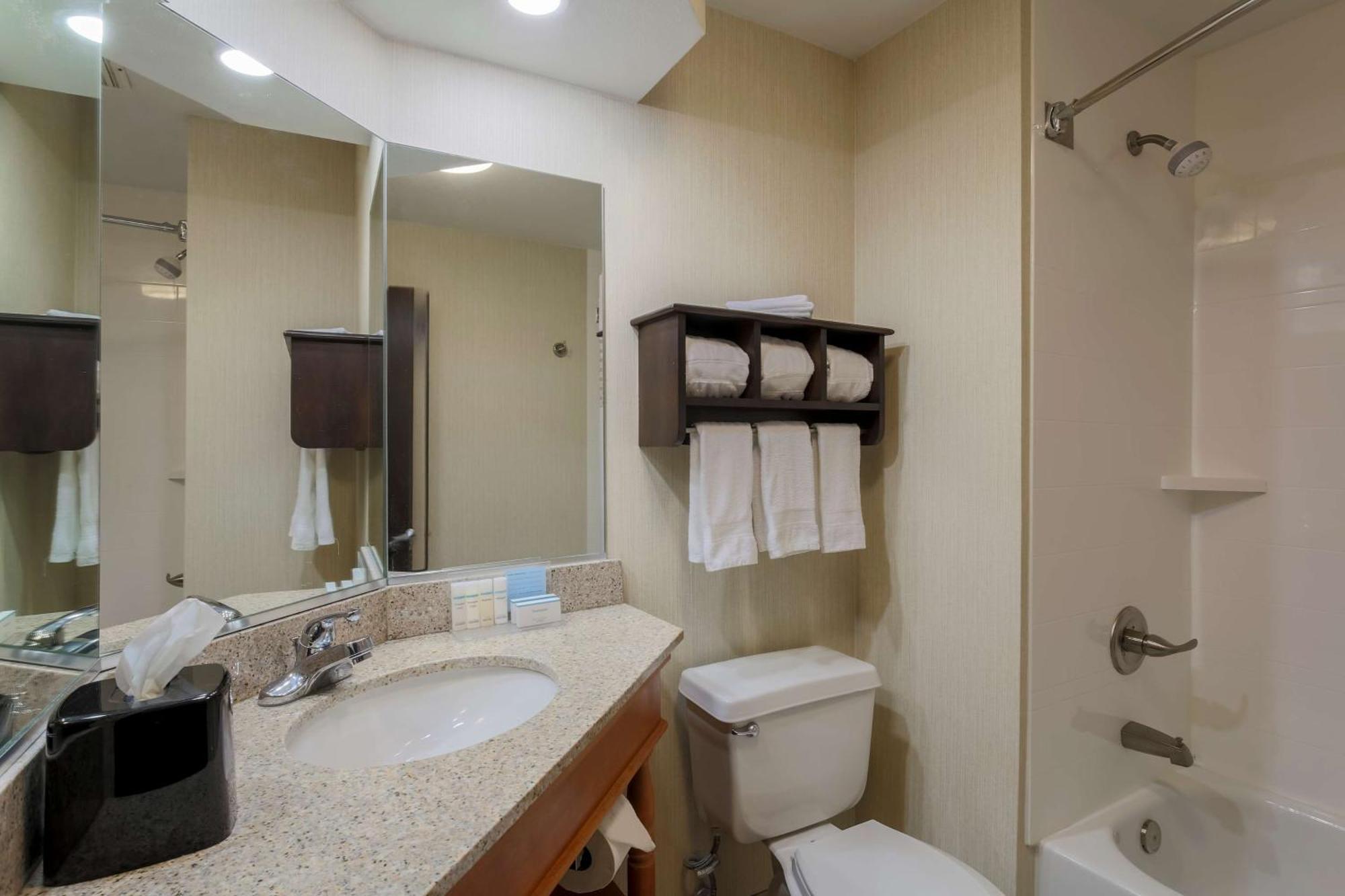 Hampton Inn Dayton Fairborn Wright Patterson Afb Exterior photo