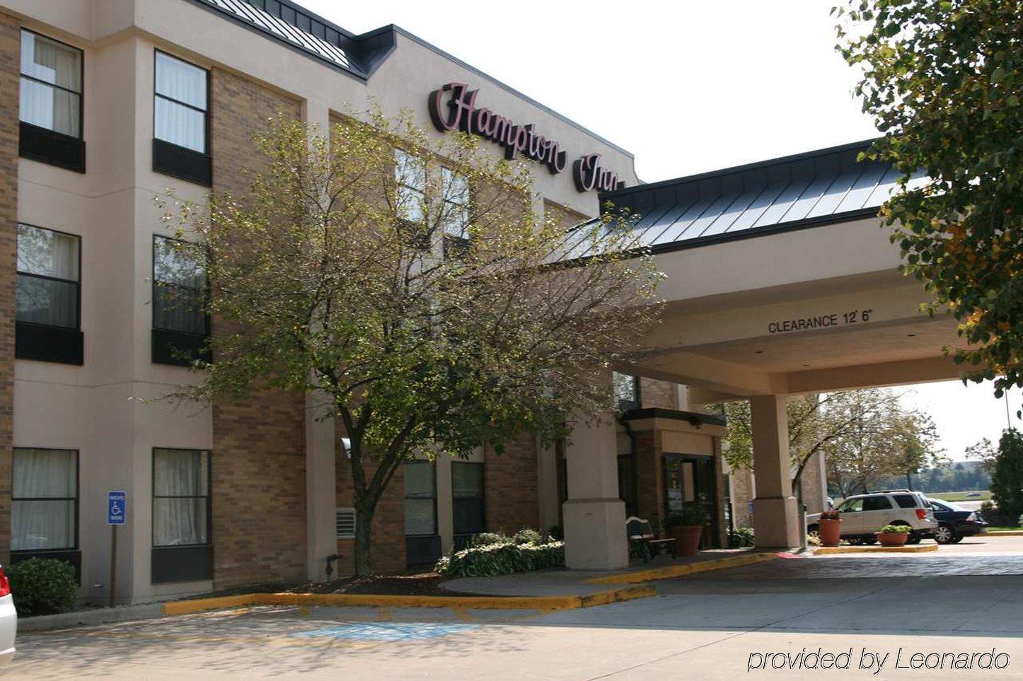 Hampton Inn Dayton Fairborn Wright Patterson Afb Exterior photo