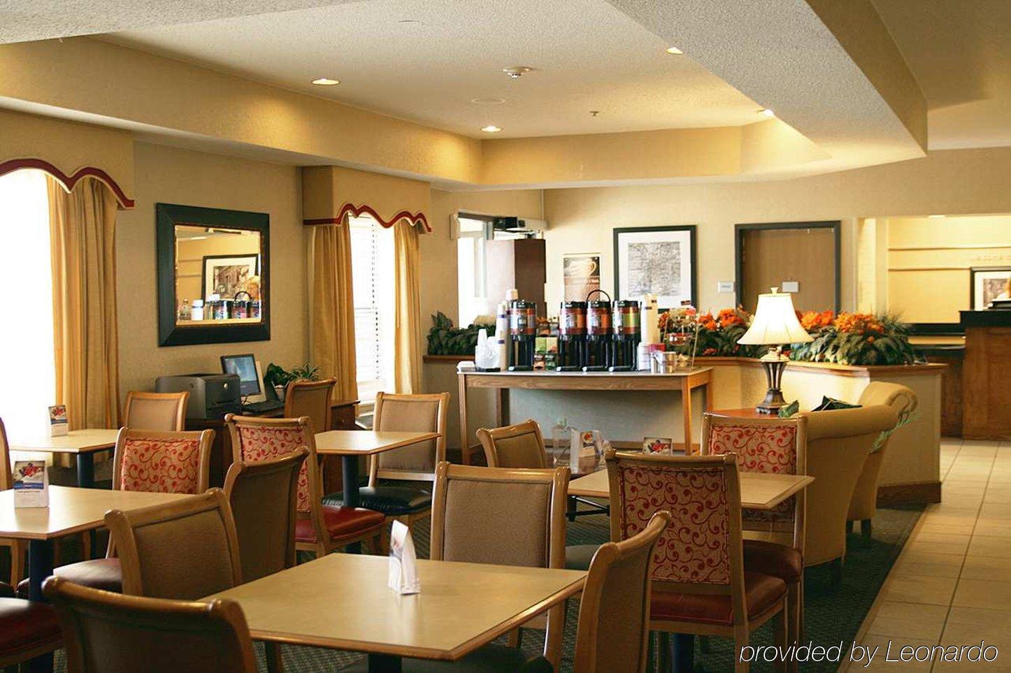 Hampton Inn Dayton Fairborn Wright Patterson Afb Restaurant photo