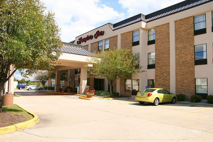Hampton Inn Dayton Fairborn Wright Patterson Afb Exterior photo