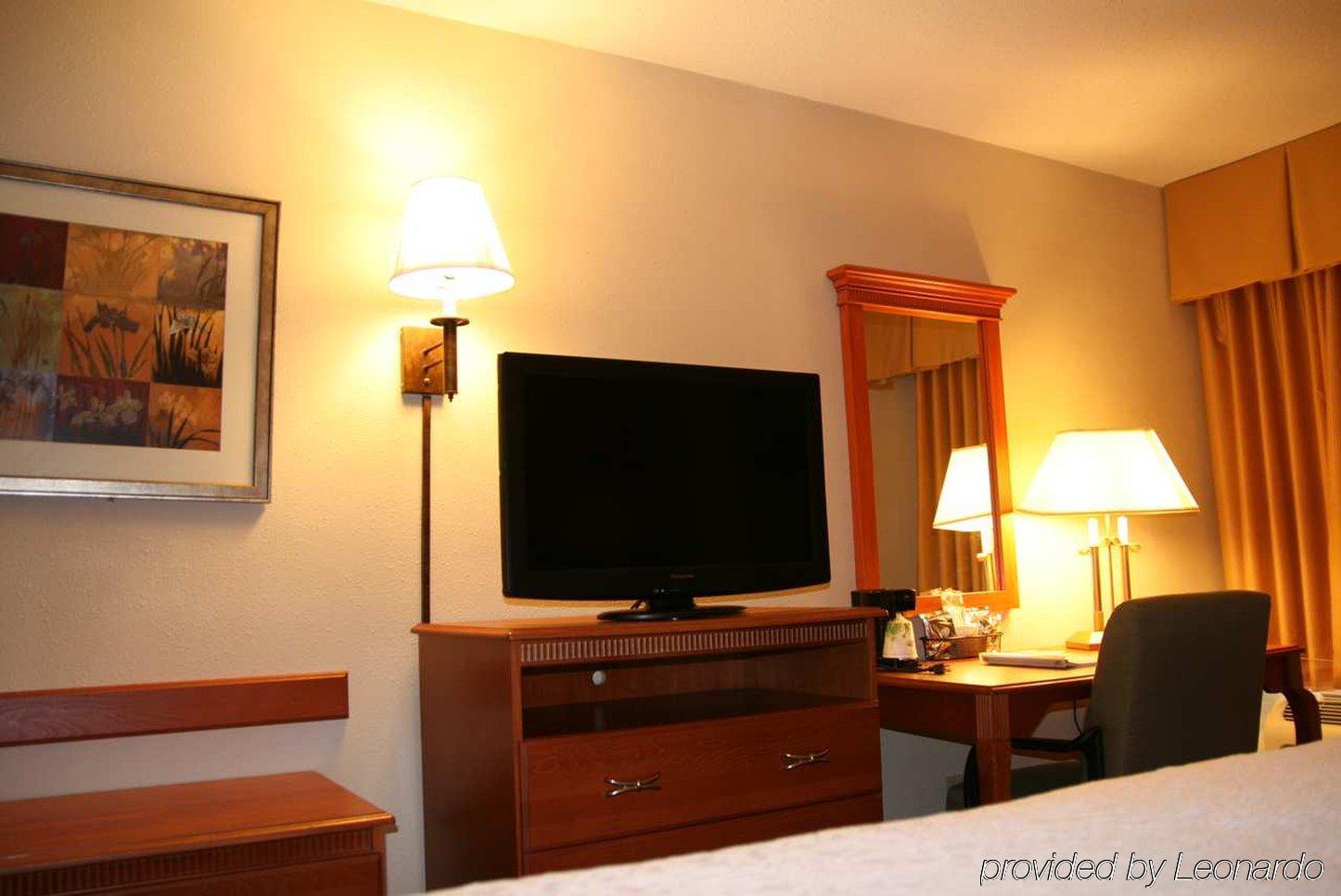 Hampton Inn Dayton Fairborn Wright Patterson Afb Exterior photo